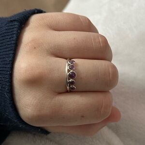 💌 simple women’s silver & purple ring
